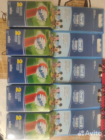 Детская электрическая зубная щётка и насадки