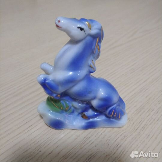 Фарфоровая статуэтка СССР лошадь