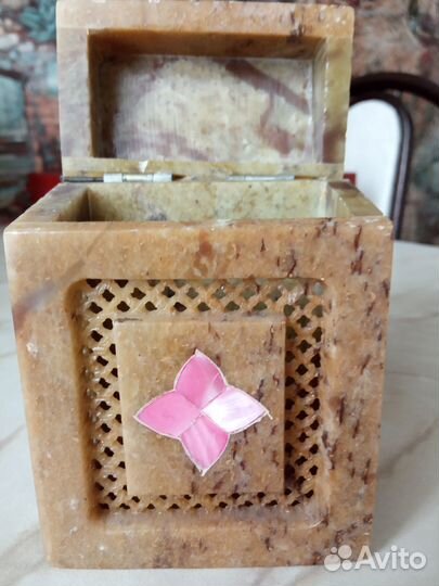 Фигурки из оникса