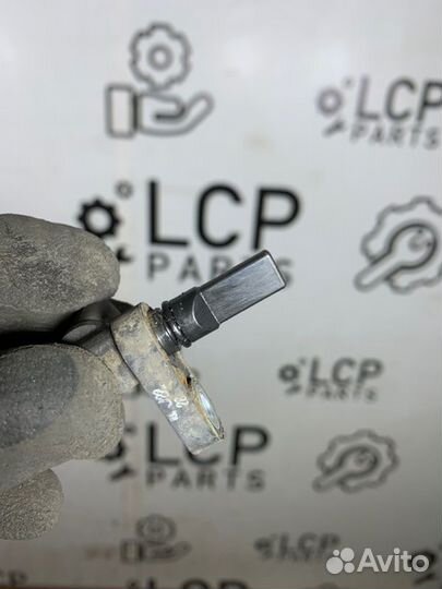 Датчик ABS задний левый Toyota Land Cruiser UZJ