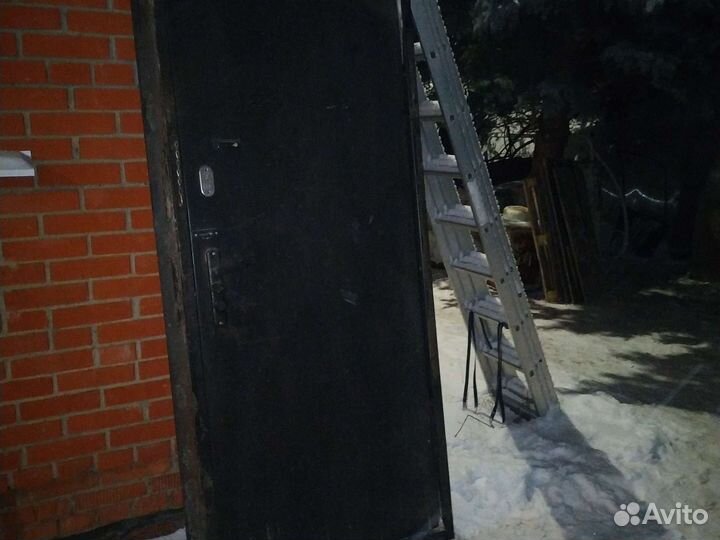 Металлическая дверь б/у 208*92