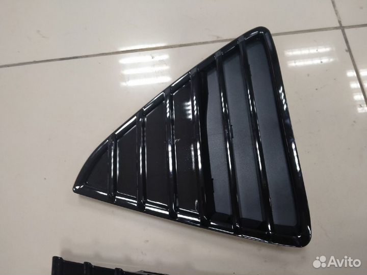 Решетки в бампер новые аналог Ford Focus 3 глянец