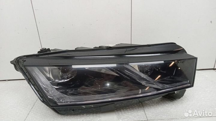 Фара правая Skoda Octavia