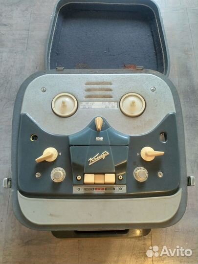 Катушечный магнитофон Комета мг 201М