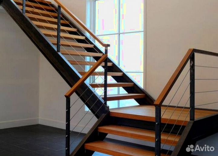 Прямая лестница на металлокаркасе