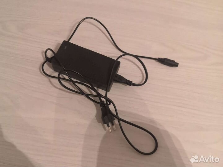 Гироскутер с зарядкой в комплекте