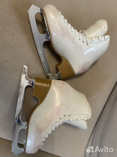 Фигурные коньки edea