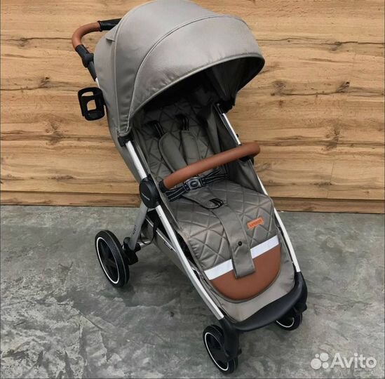 Прогулочная коляска luxmom 730