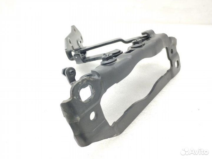 Петля капота передняя левая Mercedes-Benz C-Class