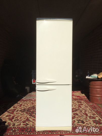 Холодильник Stinol