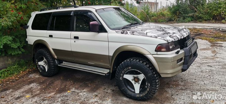 Mitsubishi Challenger 3.0 AT, 1996, 500 000 км