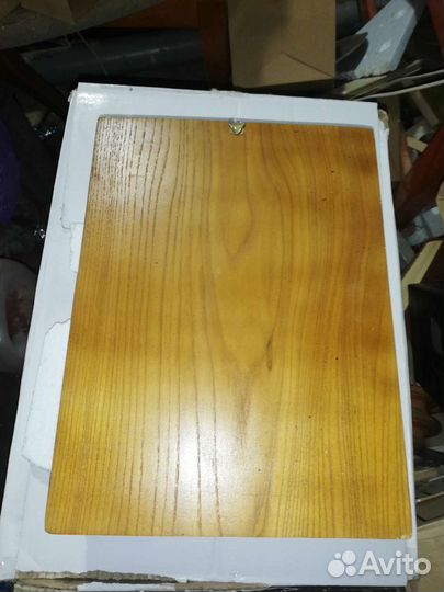 Резное панно из дерева