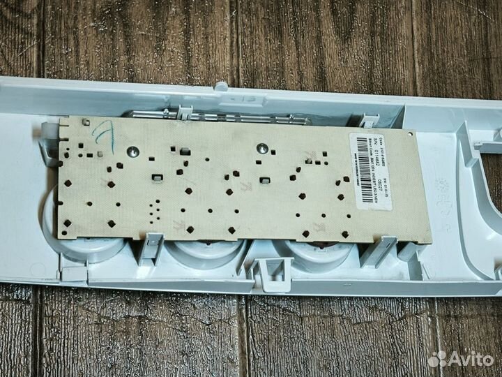 Панель управления стиральной машины Indesit