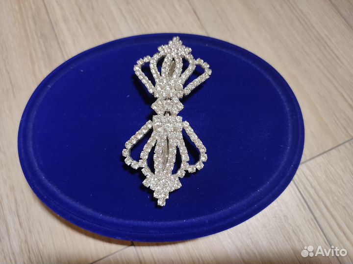 Заколка со стразами автомат