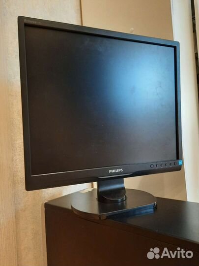 Монитор philips