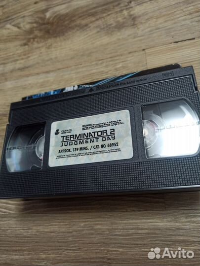 Кассеты vhs терминатор 2 / оно