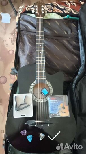Акустическая гитара