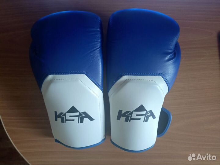 Боксерские перчатки