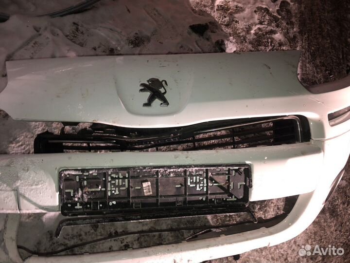 Бампер В9 Пежо Партнер