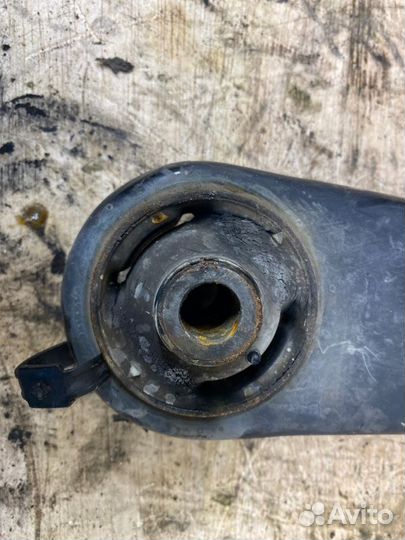 Рычаг подвески передний правый Mitsubishi Lancer X