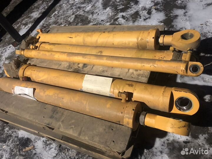 Гидроцилиндр рукояти на Синегорец-75