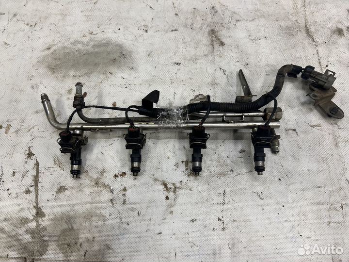 Топливная рампа в сборе приора гранта калина 2112