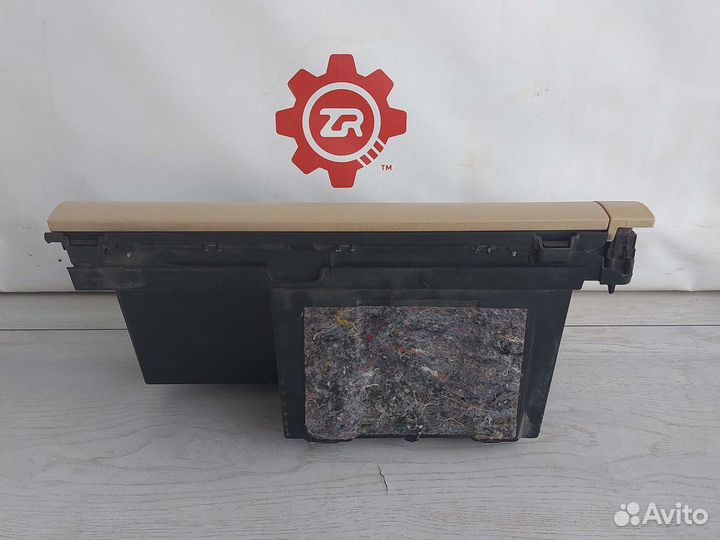 Lexus LX570 Бардачек