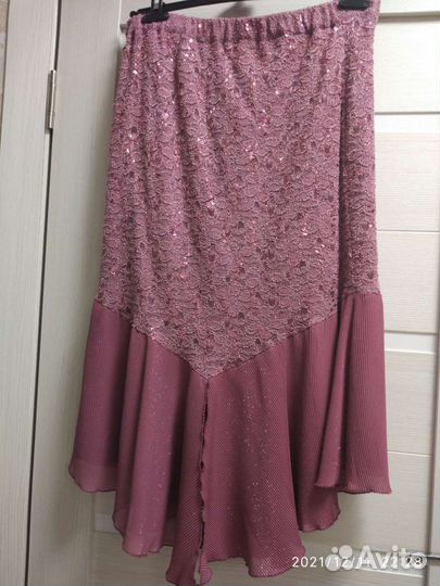 Костюм женский с юбкой