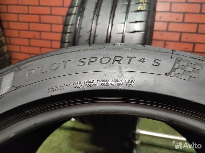 Michelin Pilot Sport 4 S 325/35 R22 114Y