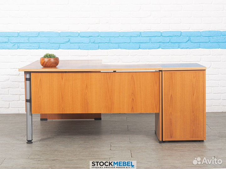 Угловой Стол с Тумбой