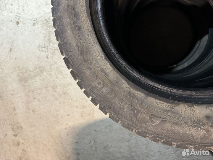 Matador MP 30 Sibir Ice 2 215/65 R16 26D