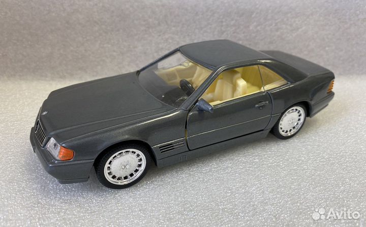 Mersedes Benz 500SL модель авто 1/24