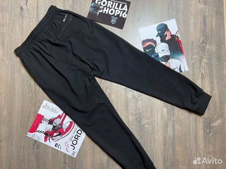 Спортивные штаны Nike