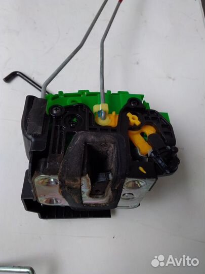 Hyundai Solaris замок двери