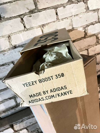 Коробка картонная от кроссовок adidas originals