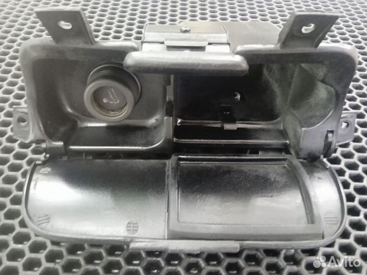 Пепельница центральной панели Daewoo Nexia