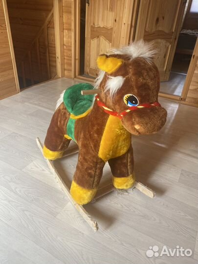 Детская качалка лошадь