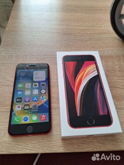 Телефон iPhone se 2020