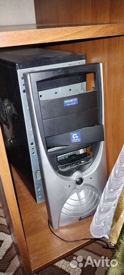 Монитор Philips. Системный блок. Клавиатура