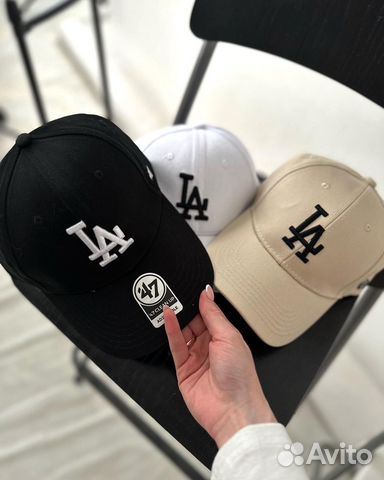 Кепка женская белая