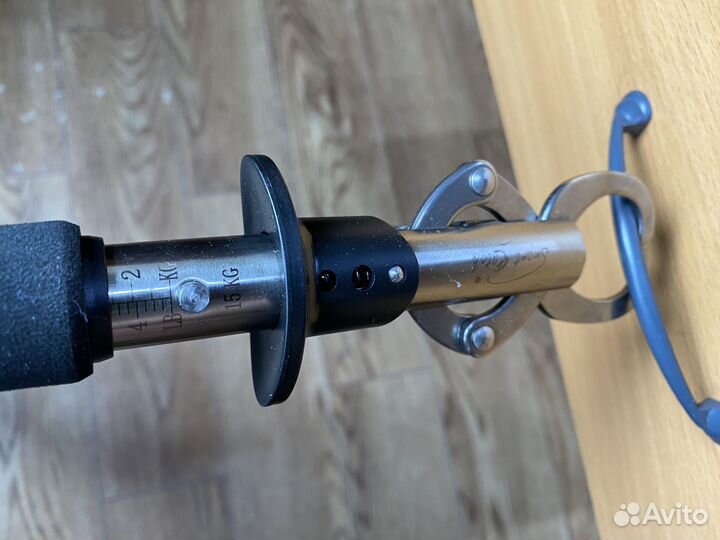 Захват для рыбы Lip Grip с весами в рукоятке