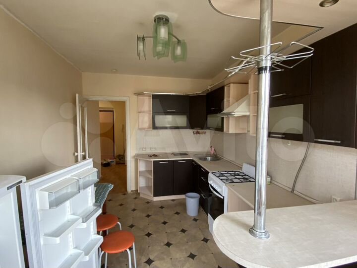 2-к. квартира, 56 м², 2/10 эт.