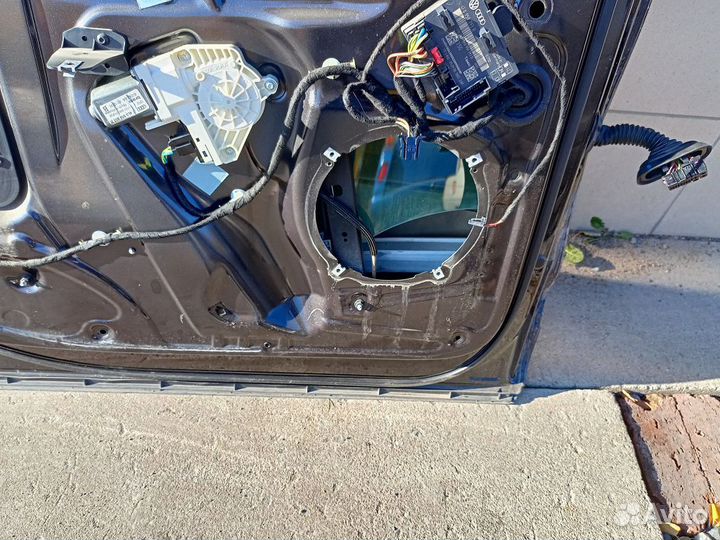 Audi Q7 4L Дверь передняя левая