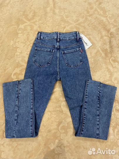 Джинсы новые