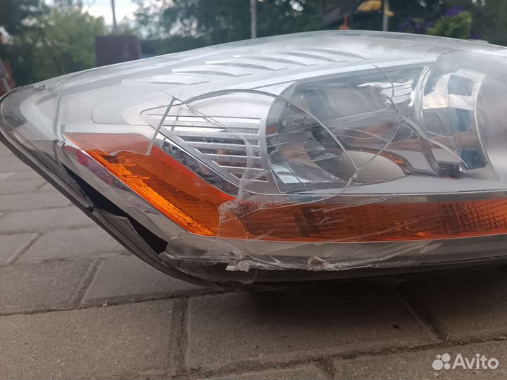 Фара передняя правая Ford Kuga 1 2008-2012