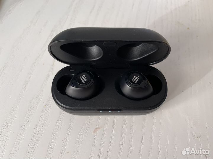 Наушники JBL T100TWS