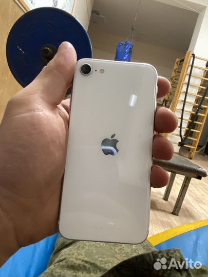 iPhone SE, 128 ГБ