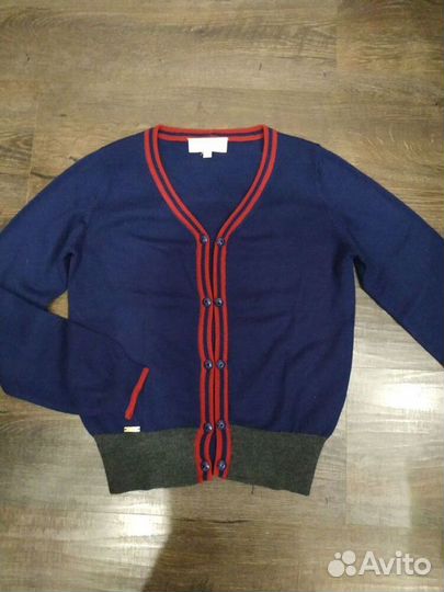 Продам блузки школьные на девочку 134/146