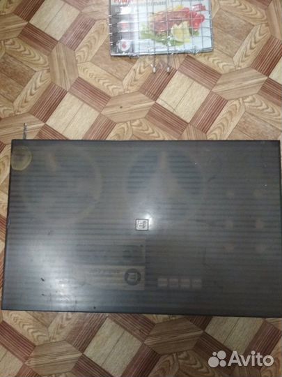 Катушечный магнитофон и 2 большие колонки к нему