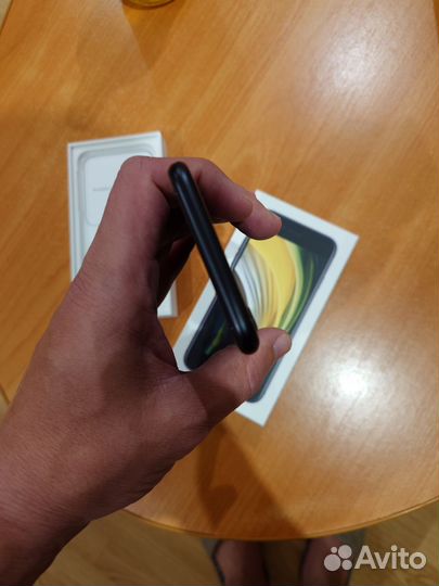 iPhone SE (2020), 128 ГБ
